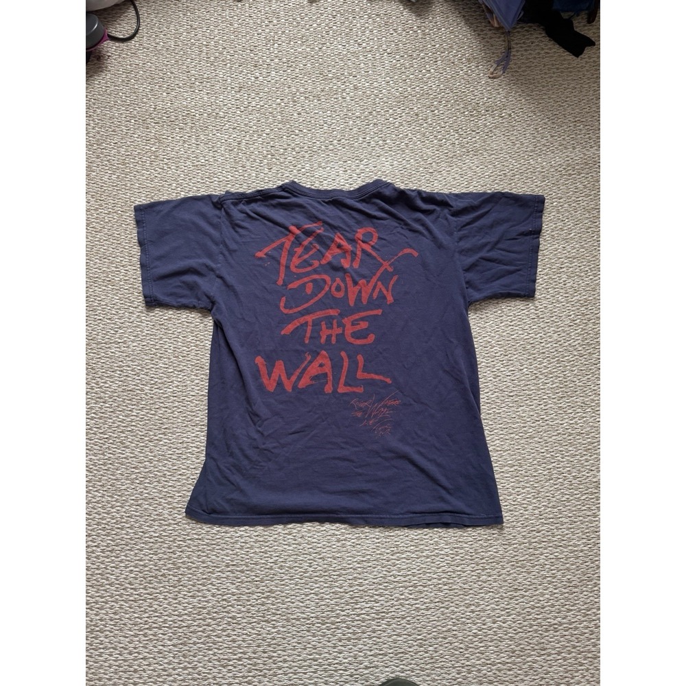 2012 pink floyd shirt Medium. "tear Down The Wall" Men's Vintage
